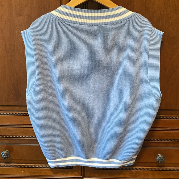 Light blue Sweater Vest Large - Picture 2 of 3
